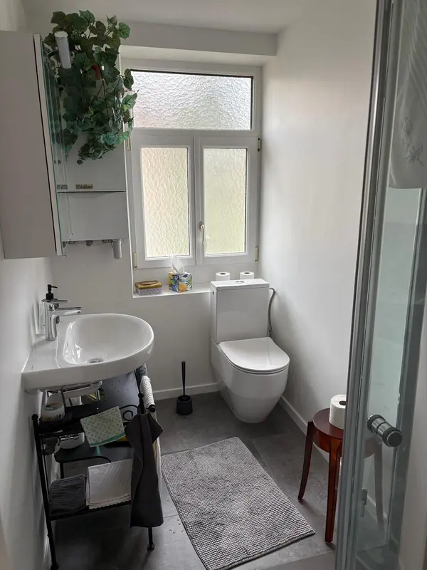 WC Nachher: Sicherheit für die Mama, Badsanierung in Linz von FoFa Haus & Bad